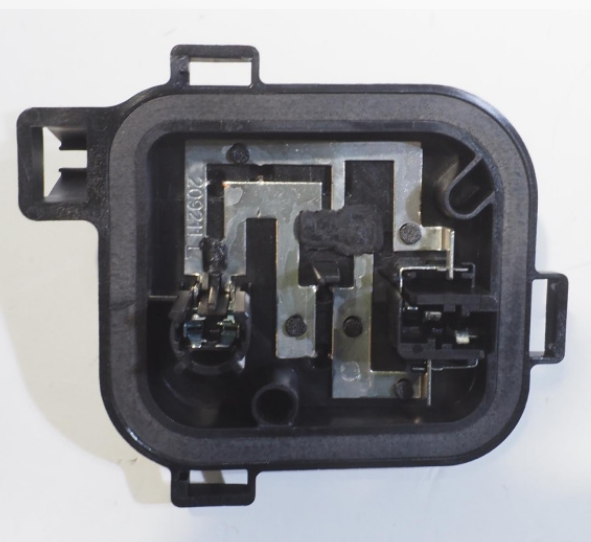 Lampenträger 8V3945257C